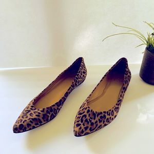 Stuart Weitzman leopard print pointy toe flats